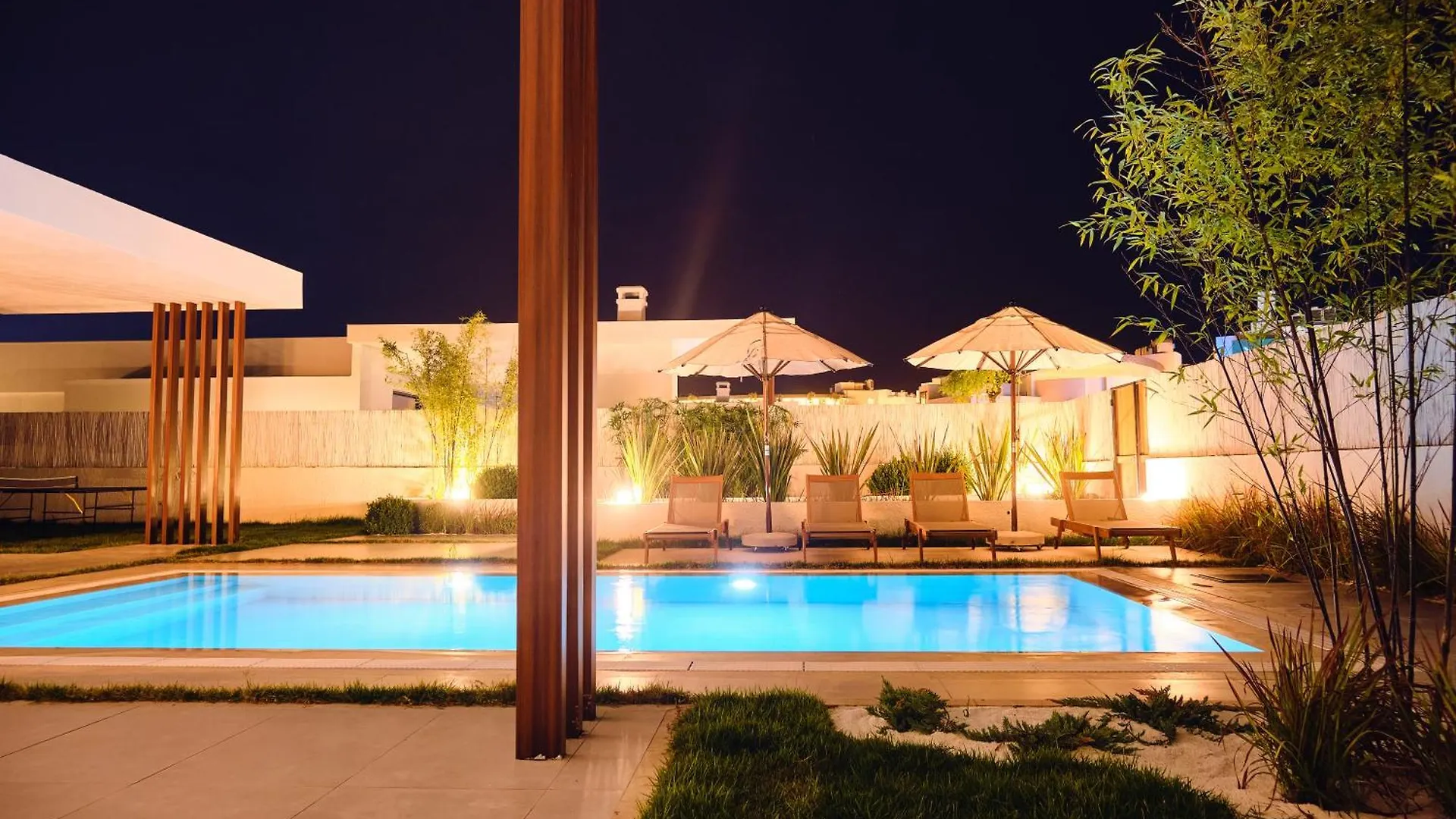 Ashta Suites / Zen Suite Φετιγιέ