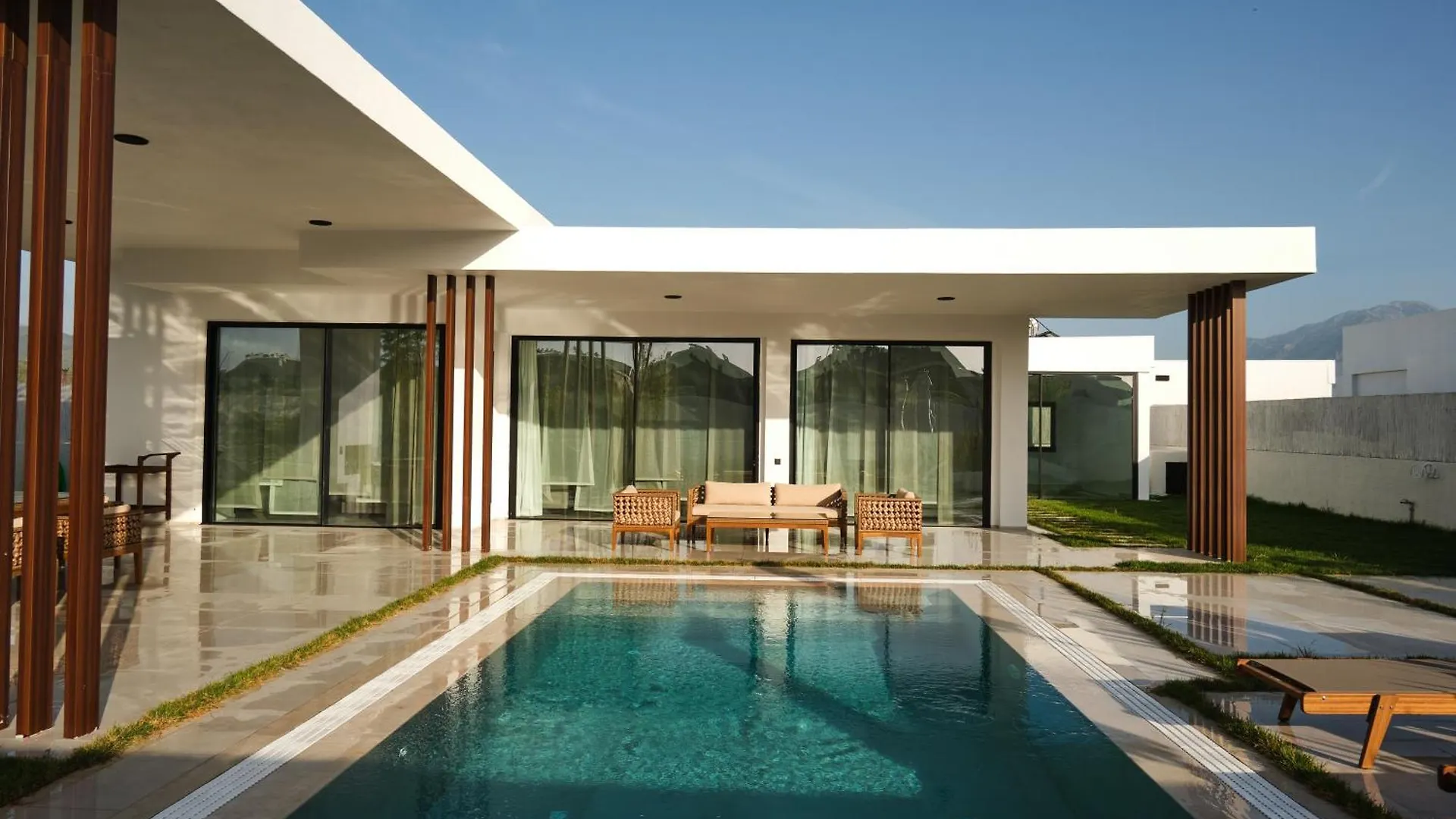 וילה פאטהיה Ashta Suites / Zen Suite